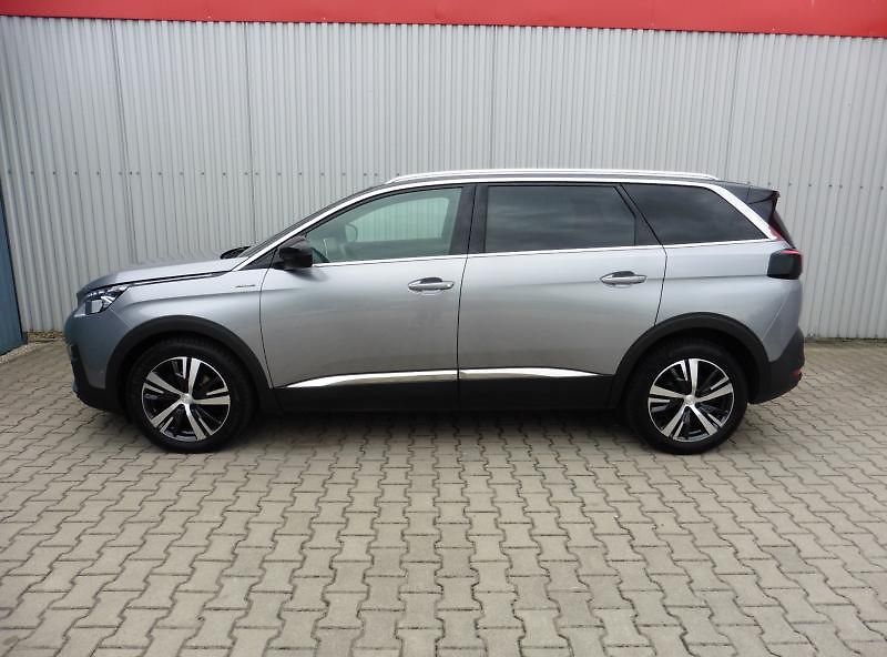 Peugeot 5008 2,0 HDi GT-Line 1.maj. 7.míst - fotka 4 z 19