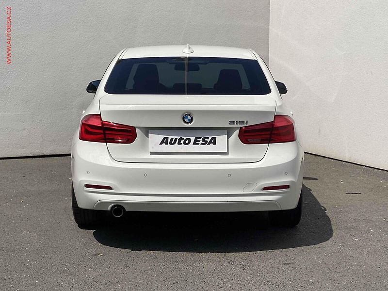 BMW Řada 3 (2018) 1.5i 318i, ČR, Advantage - fotka 5 z 18