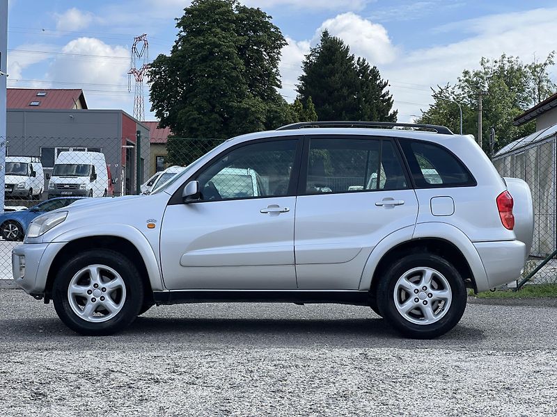 Toyota RAV4 2.0 D-4D 4x4 KLIMATIZACE ALU  - fotka 4 z 33