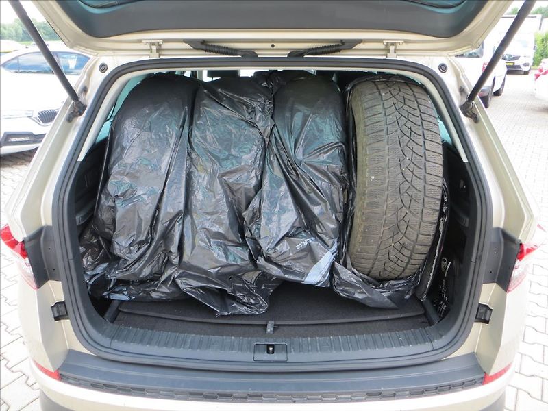 Škoda Kodiaq 2,0 TSI Style DSG 4x4 Tažné - fotka 7 z 30