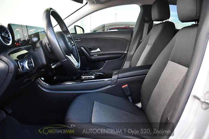 Mercedes-Benz CLA 200d LED A/T NAVI KAMERA - fotka 9 z 54
