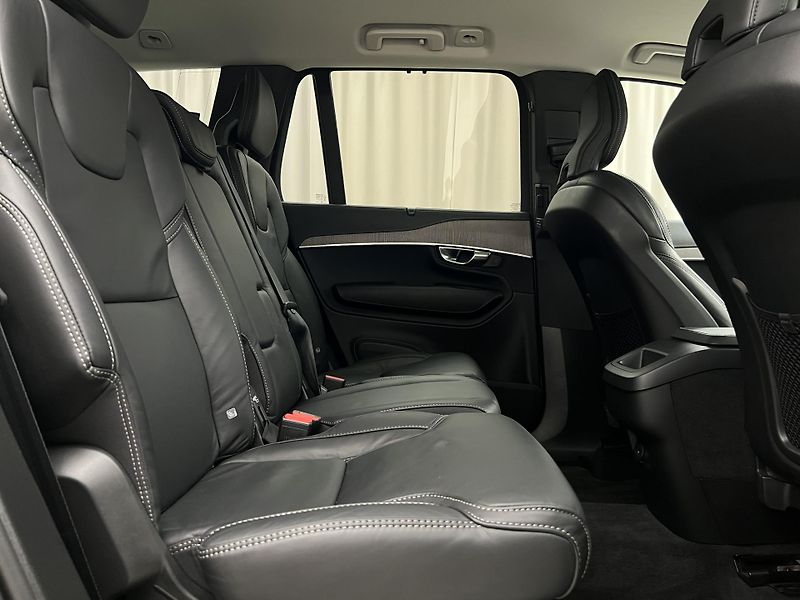 Volvo XC90 B5 AWD INSCRIPTION AUT 1. maj. - fotka 21 z 47