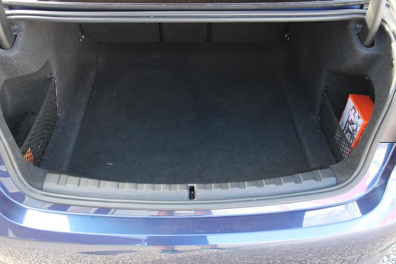 BMW Řada 3 (2019) 320d KŮŽE LED AUTOMAT TEMPOMAT - fotka 25 z 26