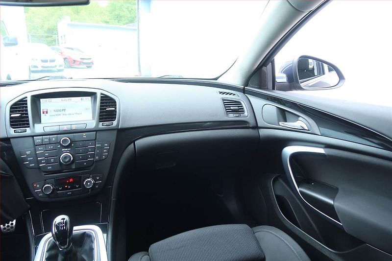 Opel Insignia (2009) 2.0 CDTI, Navi, Tempomat - fotka 8 z 19