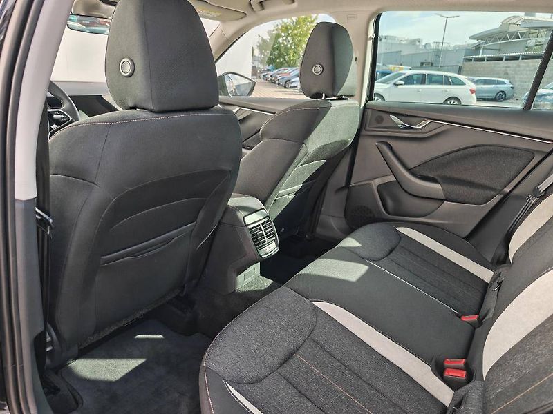 Škoda Kamiq Top Selection 7DSG 1,0TSI - fotka 7 z 22
