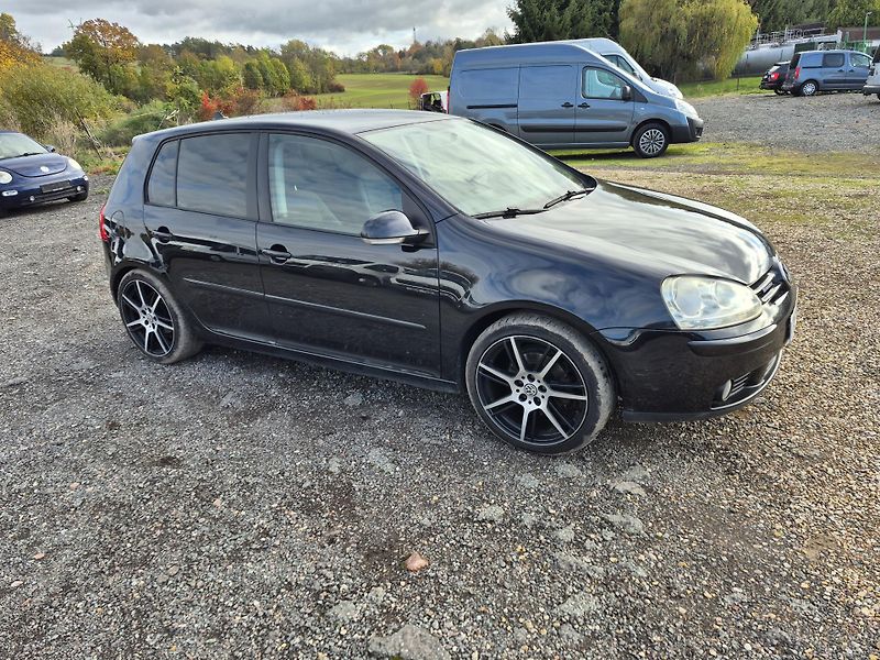Volkswagen Golf (2008) 1.9Tdi 77kw - fotka 6 z 21
