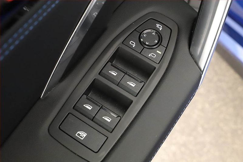 BMW X1 (2024) sDrive18d - fotka 14 z 18