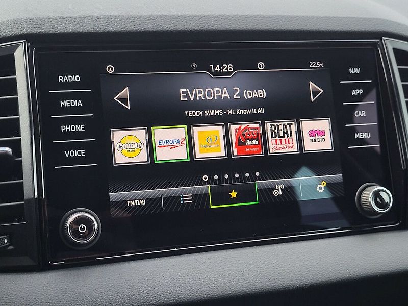 Škoda Karoq Classic 1,5TSI 110kW - fotka 18 z 27