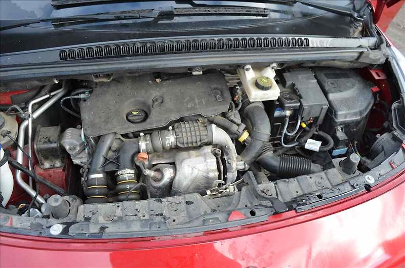 Peugeot 3008 (2014) 1,6 HDI - fotka 12 z 21