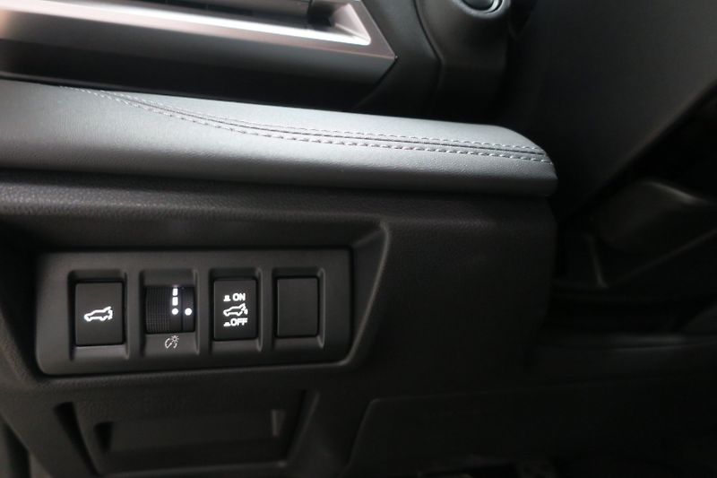 Subaru Outback (2025) 2.5i AWD Touring - fotka 17 z 29