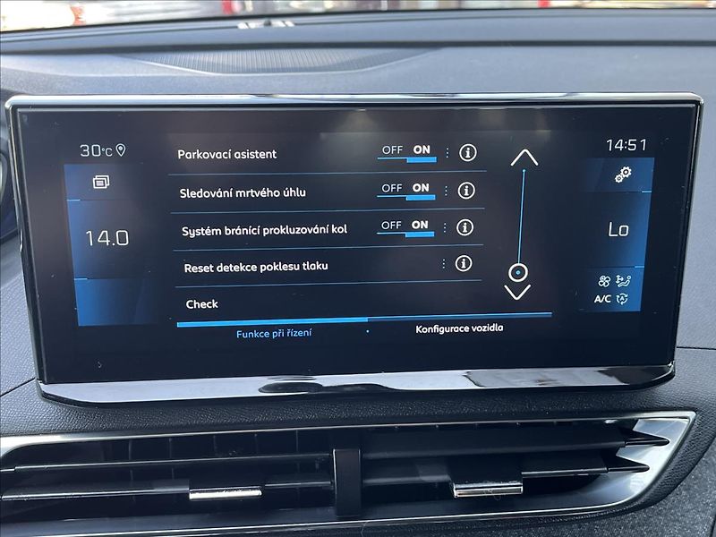 Peugeot 5008 1,2 PureTech  Allure Pack EAT8 - fotka 17 z 29