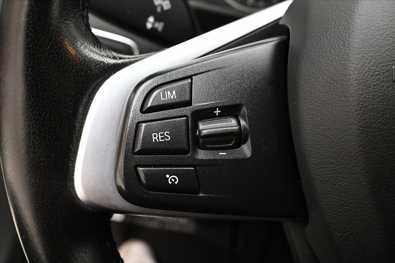 BMW Řada 2 2,0 218d 110 kW Active Záruka - fotka 24 z 31