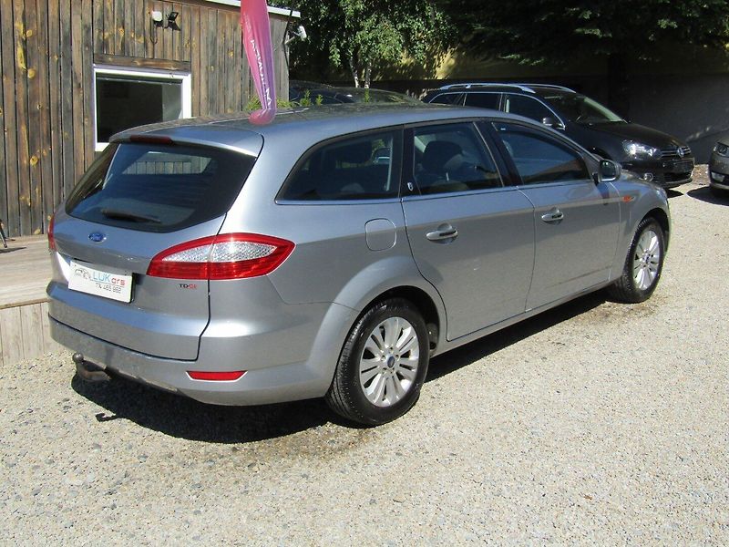 Ford Mondeo (2008) 2.0 TDCi GHIA 1.MAJITEL - fotka 11 z 43