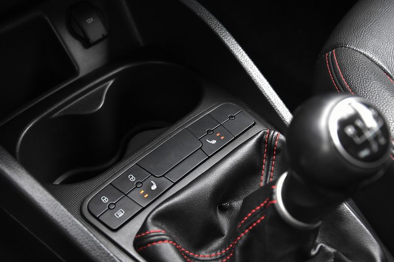 Seat Ibiza FR 1.6 TDi CR,XENON,KŮŽE,FACE - fotka 24 z 47