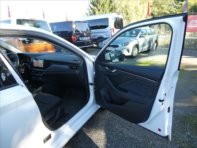 Škoda Scala 1,0 TSi 81kW Style, NAVIGACE - fotka 21 z 41