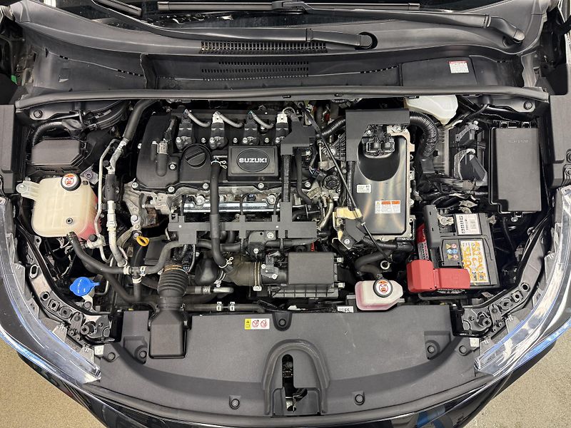 Suzuki Swace 1.8 Hybrid Comfort+ 72kW - fotka 21 z 22