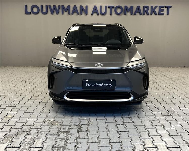 Toyota bZ4X Executive AWD - fotka 4 z 18