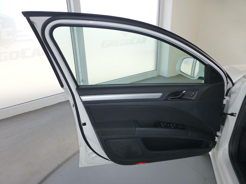 Škoda Superb (2014) 2,0TDI*NAV*PARK S*VYHŘ.S*XENON - fotka 10 z 29
