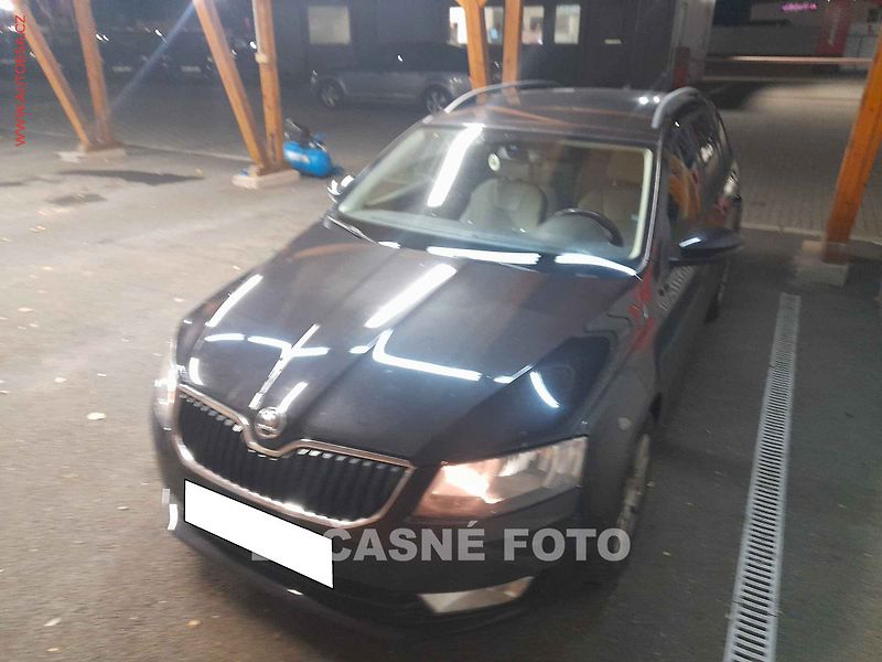 Škoda Octavia (2013) 2.0TDi, AT, navi, autoAC - fotka 1 z 3