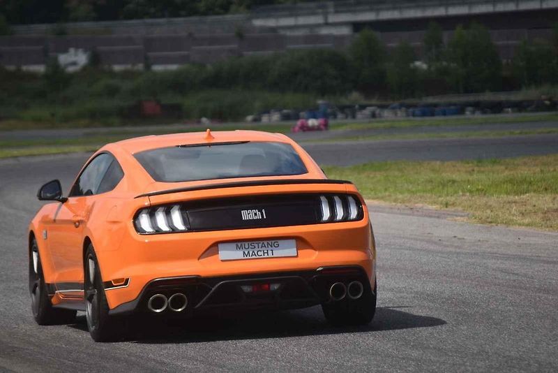Ford Mustang Mach 1 způsobuje zkušeným řidičům opravdu libé pocity
