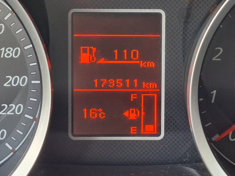 Mitsubishi Lancer (2009) 1.8i 105kW - fotka 15 z 24