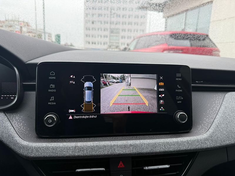 Škoda Scala Selection 1.0 TSI 85kw - fotka 16 z 25