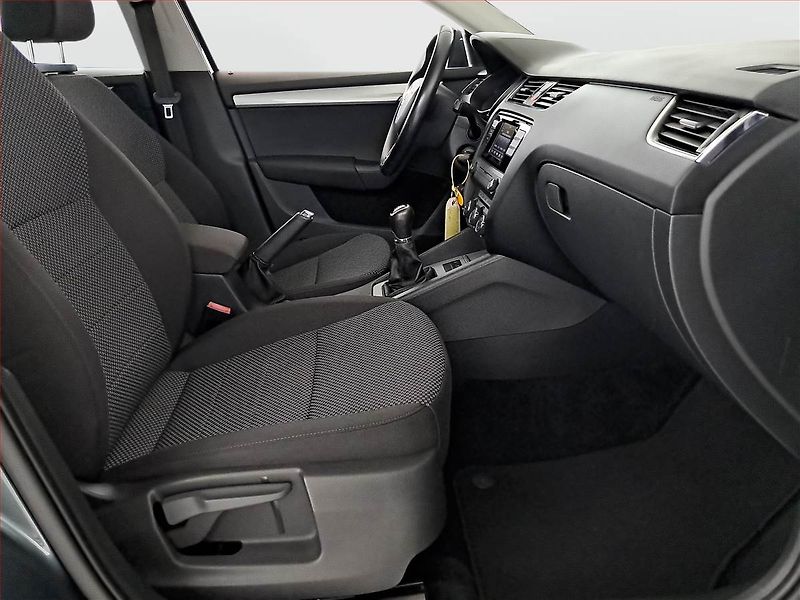 Škoda Octavia (2016) Ambition 1.6 TDI, Tempomat - fotka 9 z 18