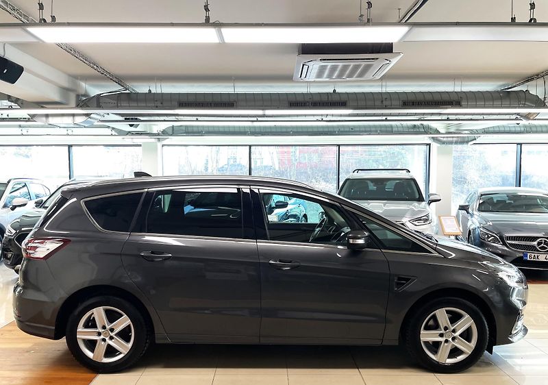Ford S-MAX Titanium 2,0Ecoblue 110kW - fotka 7 z 30