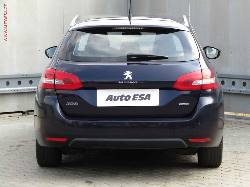 Peugeot 308 (2015) 2.0 HDi, servis.kniha, LED - fotka 5 z 19