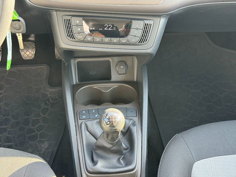 Seat Ibiza (2013) Chili 1,2 TSI 63 Kw - fotka 20 z 41