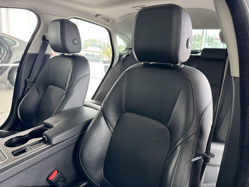Jaguar XF 20d Prestige*Kamera*Meridian - fotka 15 z 35