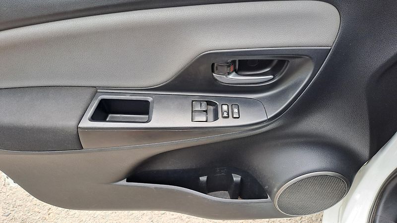 Toyota Yaris 1.0 VVTi Comfort REZERVACE - fotka 18 z 23