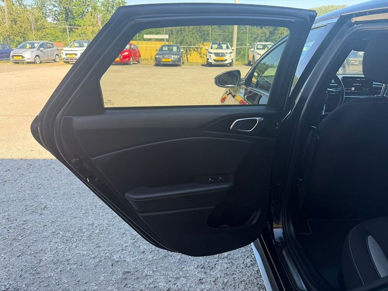 Kia Ceed (2019) 1.4T-GDI/GT-LINE/1MAJ/ČR/DPH - fotka 14 z 36