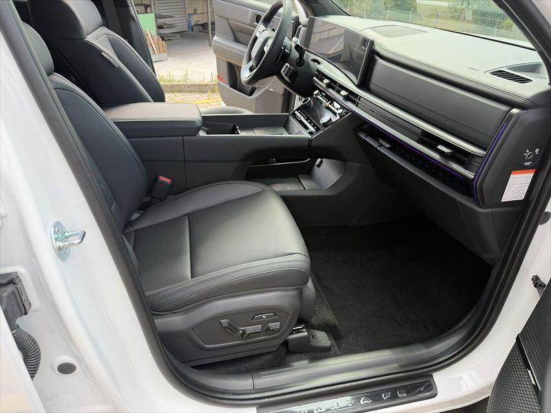 Hyundai Santa Fe (2026) 1,6 T-GDI PHEV  CALLIGRAPHY 7S - fotka 17 z 17