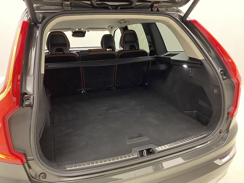 Volvo XC90 D5 AWD INSCRIPTION AUT CZ - fotka 6 z 49
