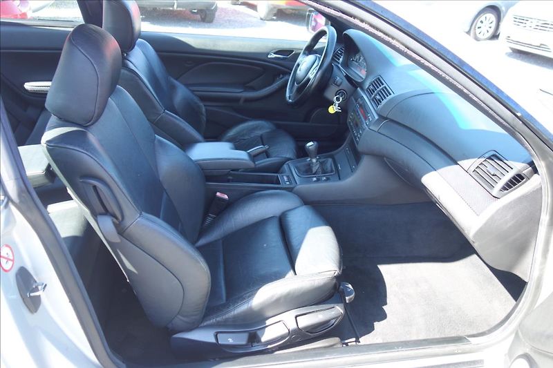 BMW Řada 3 318 Ci, SERVISNÍ KNIHA. - fotka 12 z 35