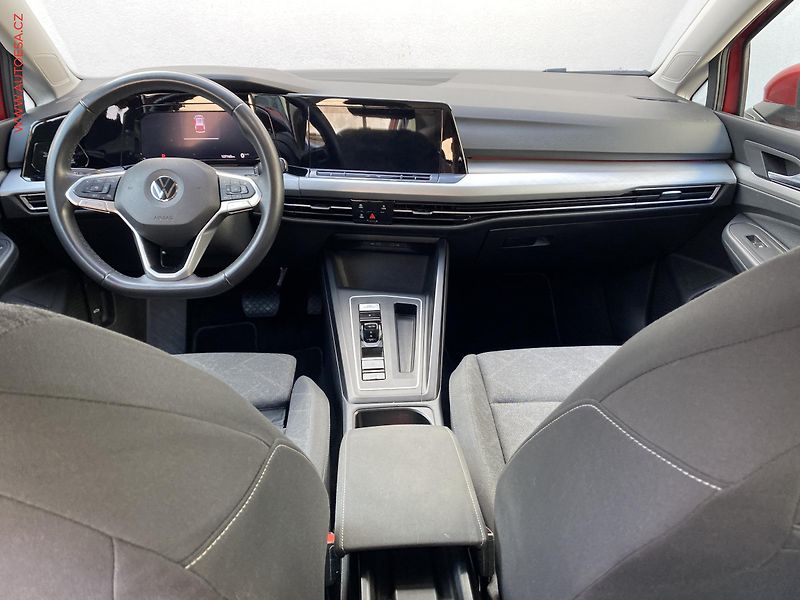 Volkswagen Golf (2022) 2.0 TDi, Life, DSG, LED - fotka 9 z 23