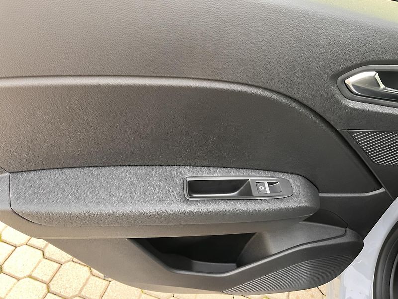 Renault Captur (2025) techno TCe 90      - fotka 10 z 23