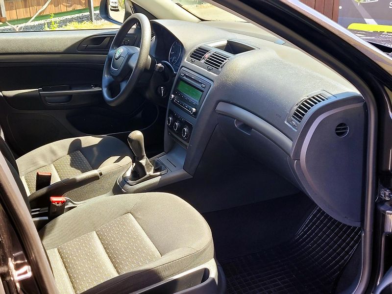 Škoda Octavia 1,2TSi 105k*SERV.KNÍŽKA*       - fotka 26 z 42