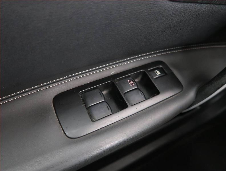 Nissan Qashqai (2007) 2.0, 4X4, Navi, Tempomat - fotka 17 z 19