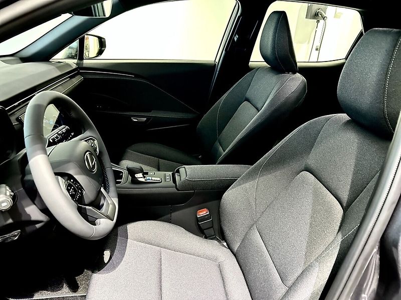 Lexus LBX 1.5L HEV COMFORT PLUS SAFETY - fotka 8 z 9