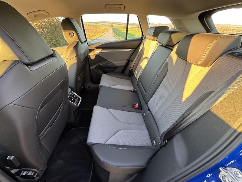 Škoda Enyaq 109 kW 55 kWh Kamera SoH 94,5% - fotka 11 z 27