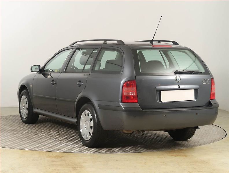 Škoda Octavia (2007) 1.6, ČR,1.maj, Serv.kniha - fotka 4 z 14