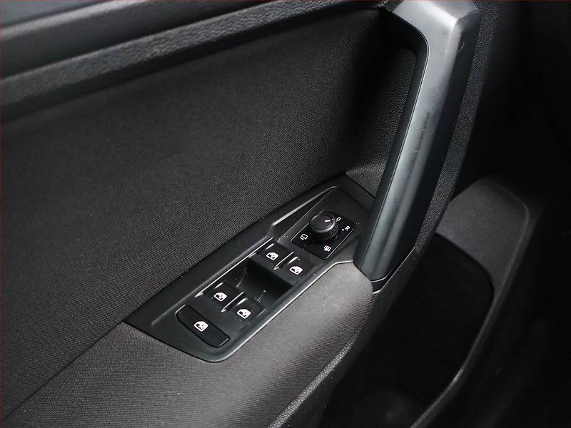 Volkswagen Tiguan (2022) Life 1.5 TSI - fotka 15 z 15