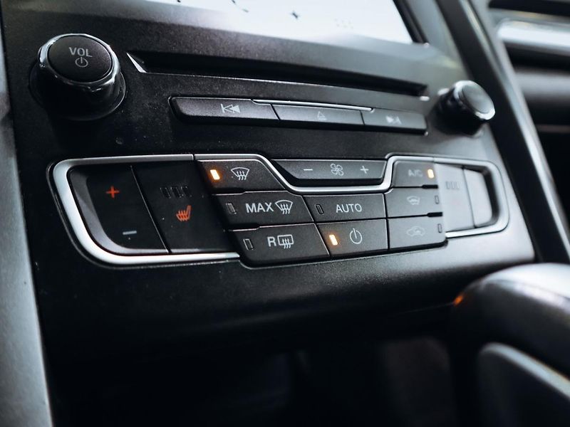 Ford Mondeo 2.0 TDCi Titanium 132kW AWD - fotka 9 z 20