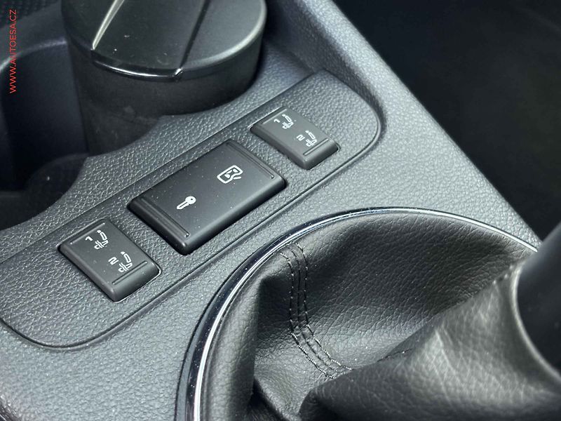 Škoda Fabia (2013) 1.2 TSi, Monte Carlo, šíbr - fotka 14 z 17