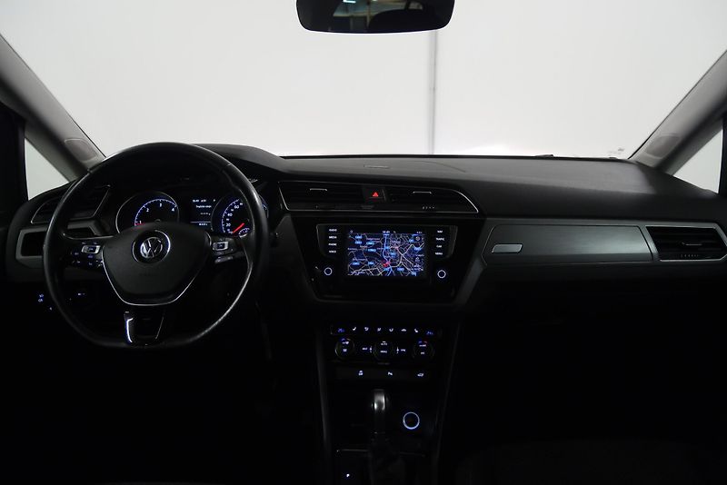 Volkswagen Touran - fotka 5 z 26