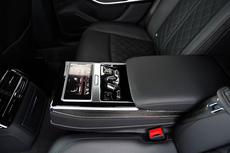 Audi S8 4.0 TFSI Quattro/B&O/Matrix/57 - fotka 36 z 48