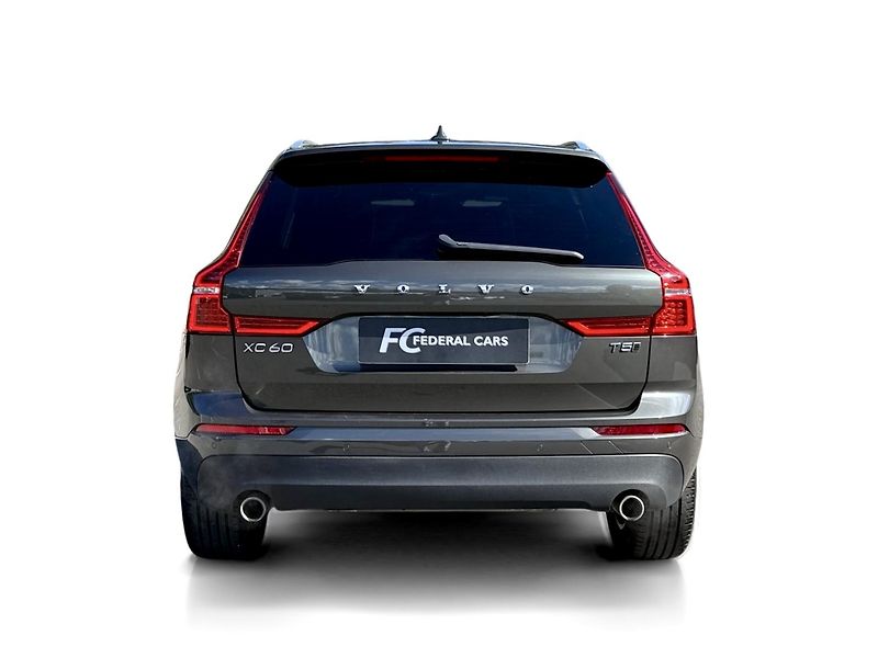 Volvo XC60 T5 AWD // MOMENTUM PRO  - fotka 4 z 49