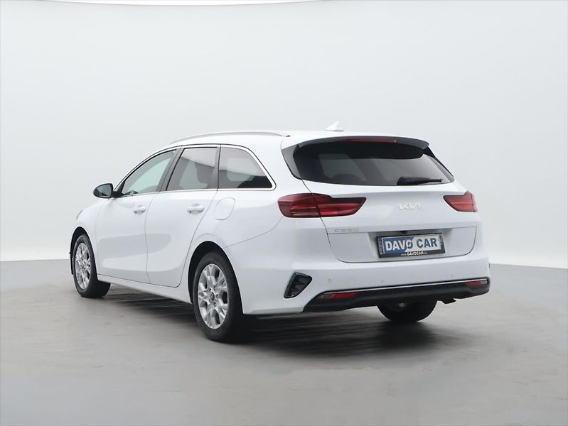 Kia Ceed 1,5 T-GDI 117kW DCT TOP DPH CZ - fotka 5 z 33